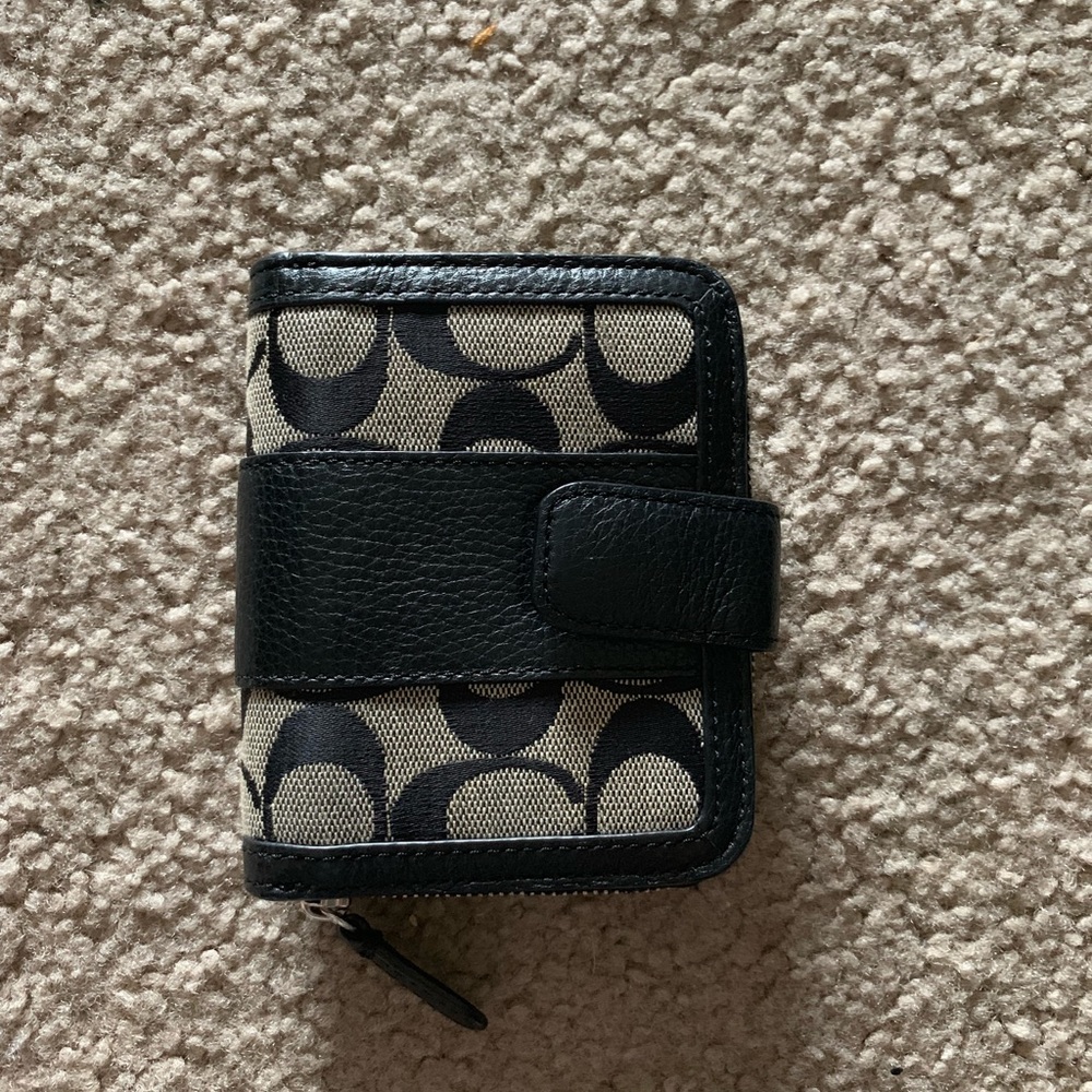 Coach wallet **Authentic**